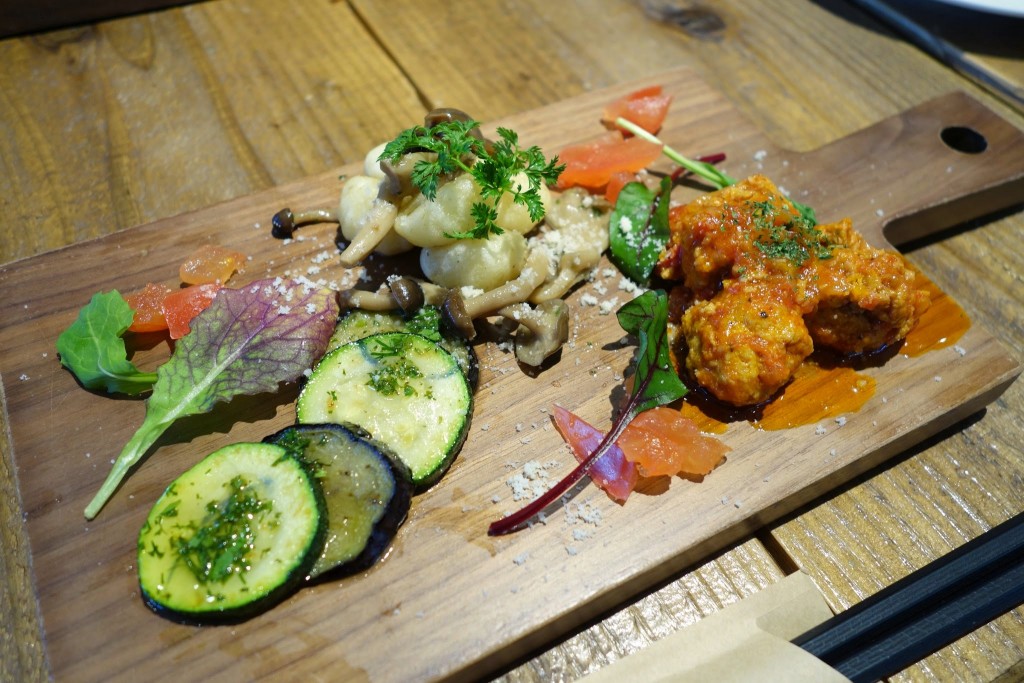 今度は学園都市ブランチのカフェ・ピクニックでランチコースを食べてきた