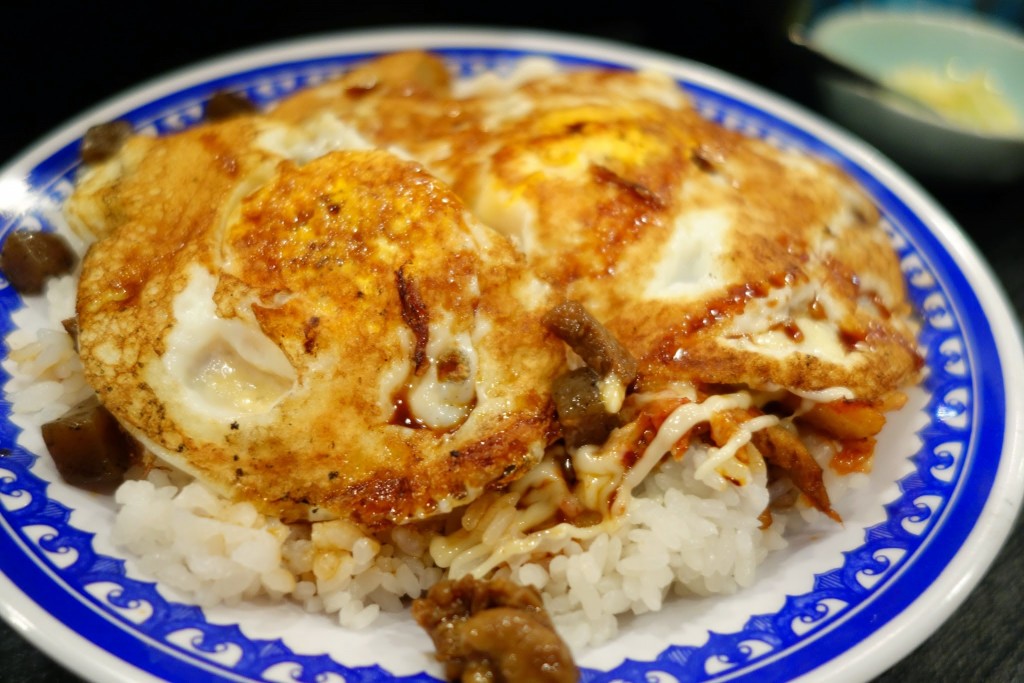 たま〜に食べたくなる三宮ランチ 焼豚玉子飯という新ジャンルで頑張ってる美味(みみ)が意外と頑張ってた件