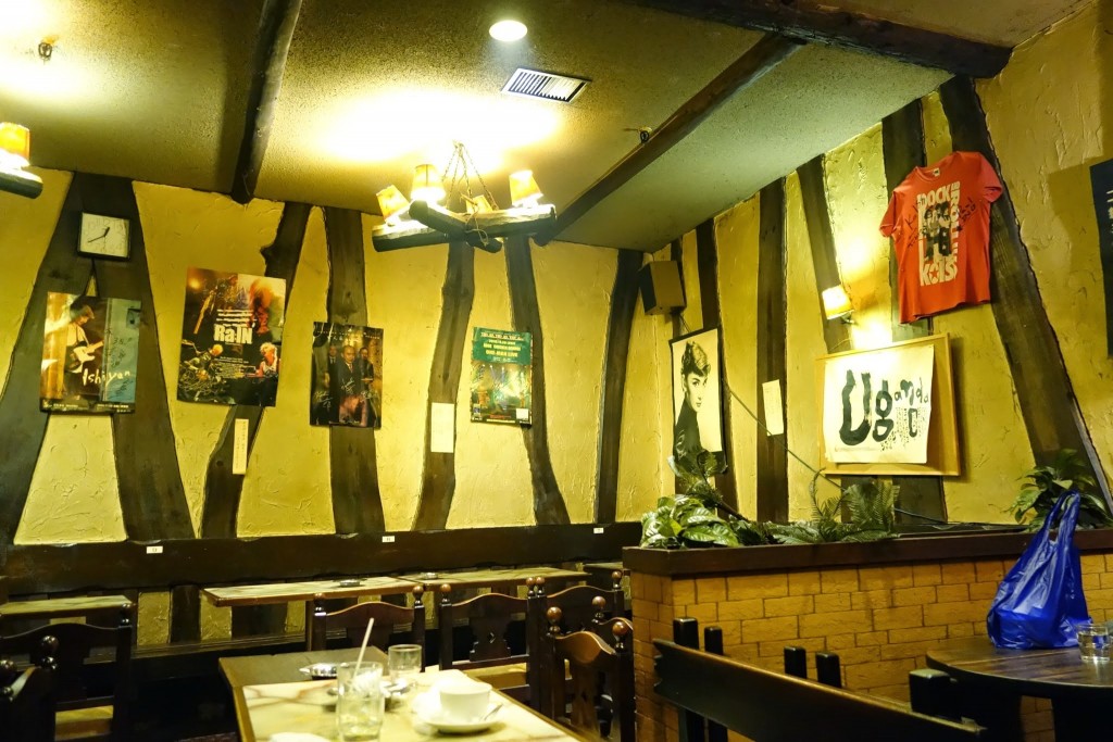 三宮センタープラザ地下にある謎の喫茶店「どん底」は持ち込み可なのだ